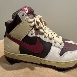 Nike Dunk High Sneakers - Brown and Beige
